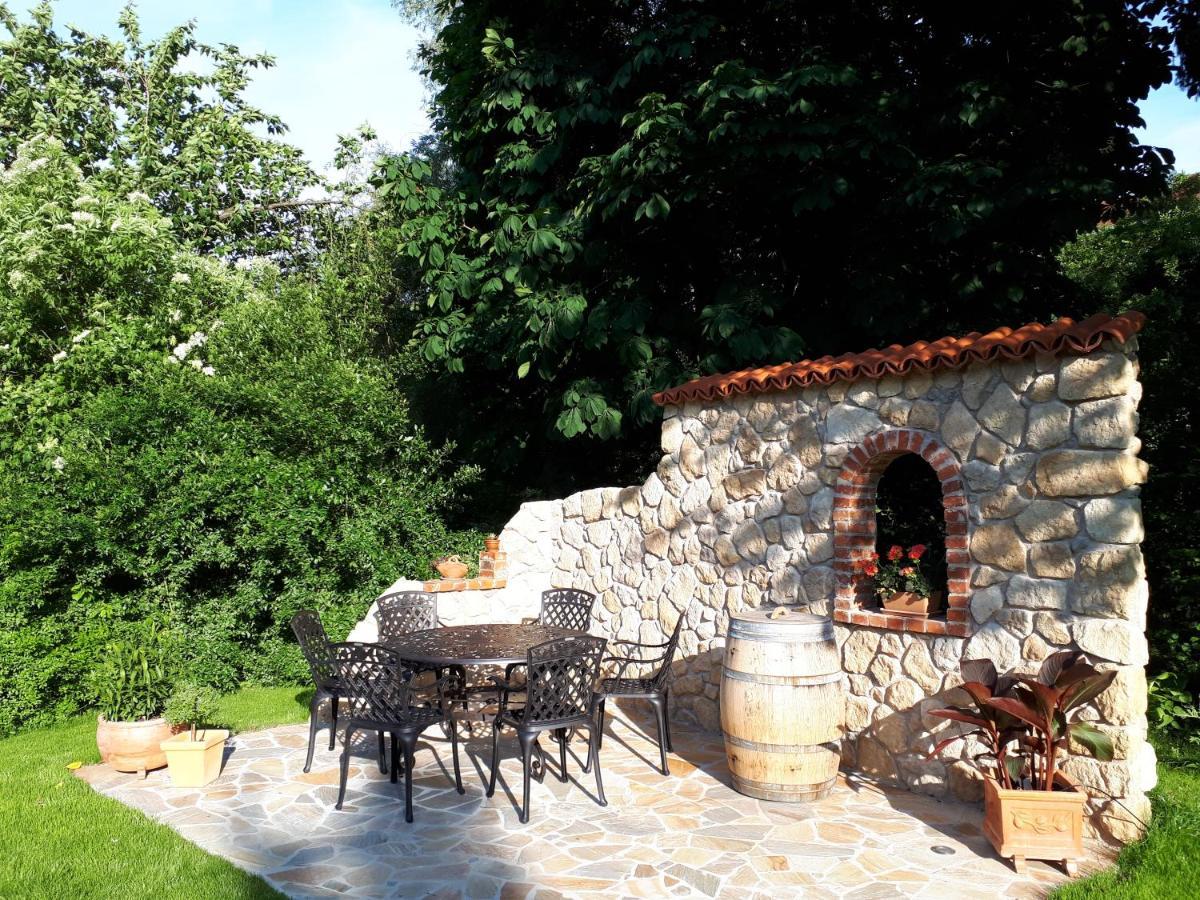Ferienwohnung Pension Am Weinberg Mainstockheim Exterior foto